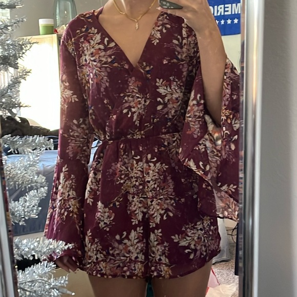 Romper - Picture 1 of 4